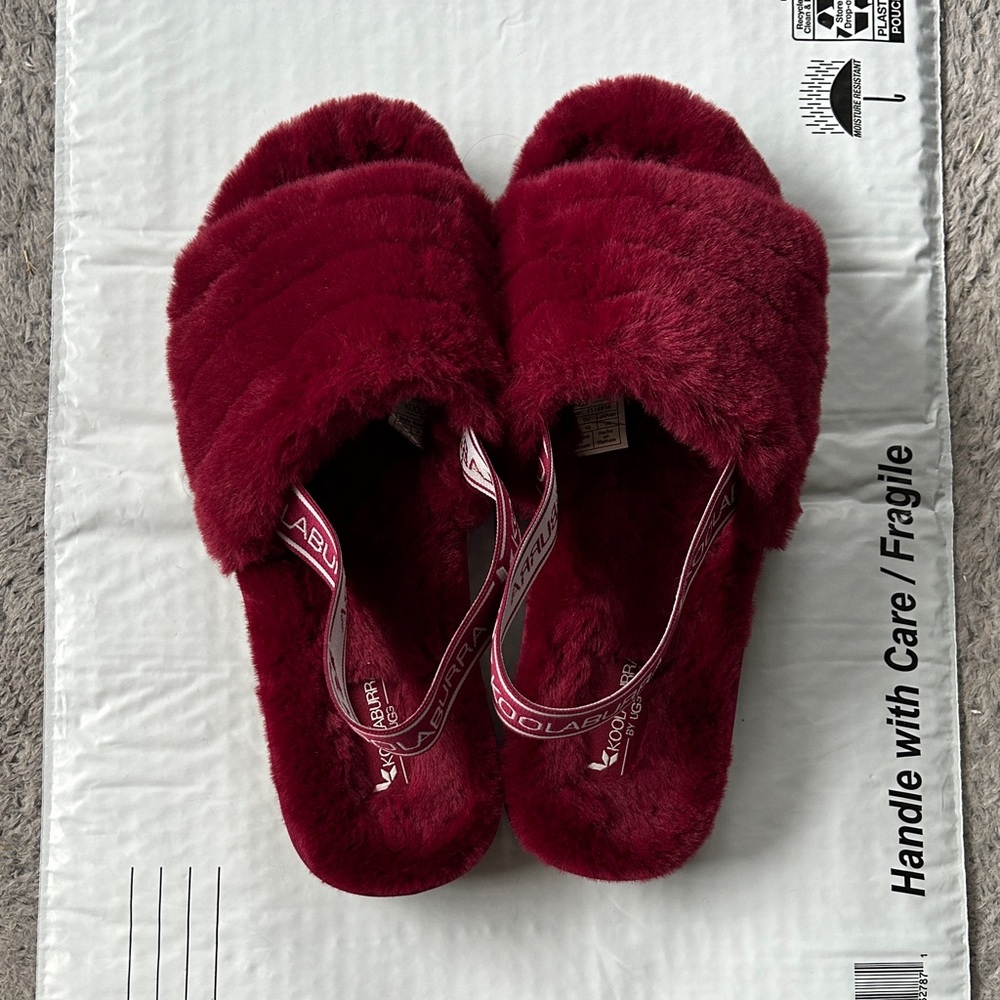Koolaburra by UGG Plush Slippers W/Stretch Back Strap & Portioned Foot Covering